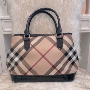 Burberry purse, check canvas with black patent leather trim Excellent condition